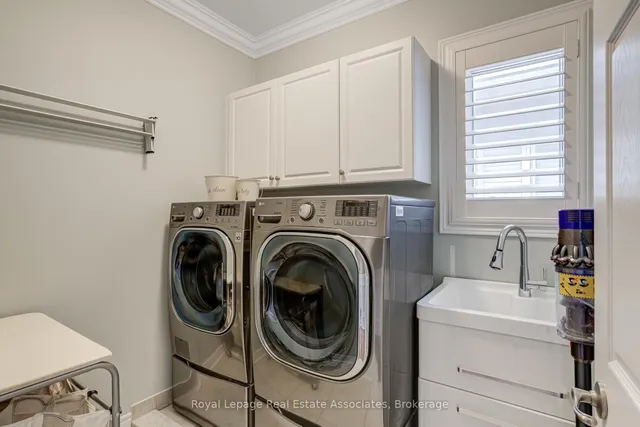 Additional image 36 of 235 Jessie Caverhill Passage