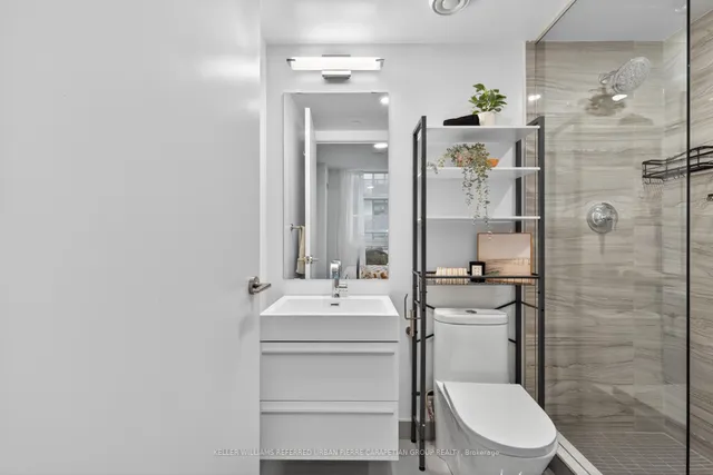 Additional image 31 of 39 Roehampton Ave Unit 408