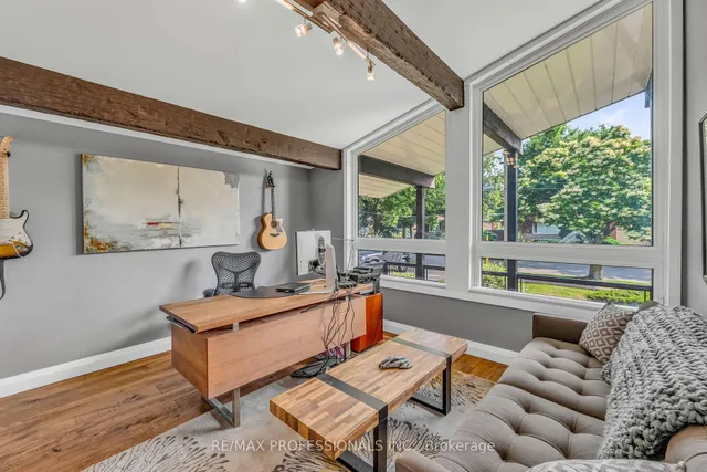 Additional image 6 of 53 Decarie Circ