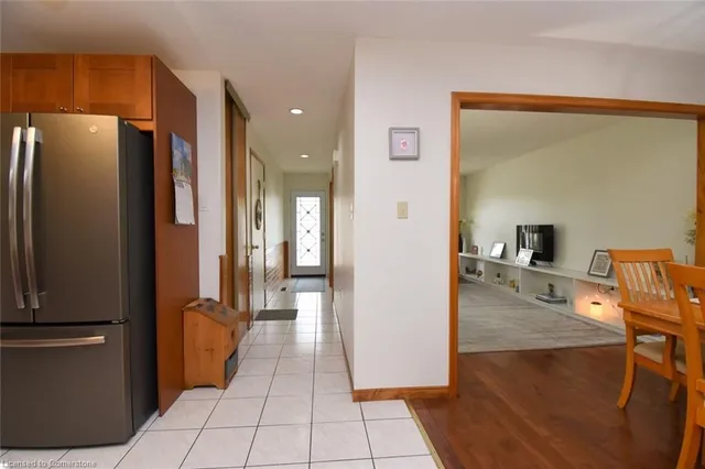 Additional image 7 of 2 Lobo Crt