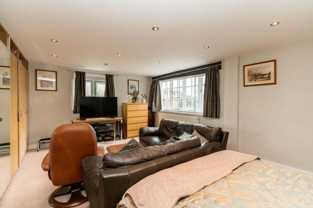 Additional image 9 of High Street, Redbourn, AL3