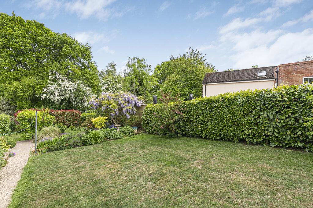 Additional image 23 of Canonsfield, Welwyn, Hertfordshire, AL6