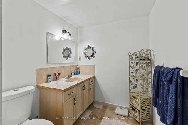 Additional image 22 of 27 Cartier Cres