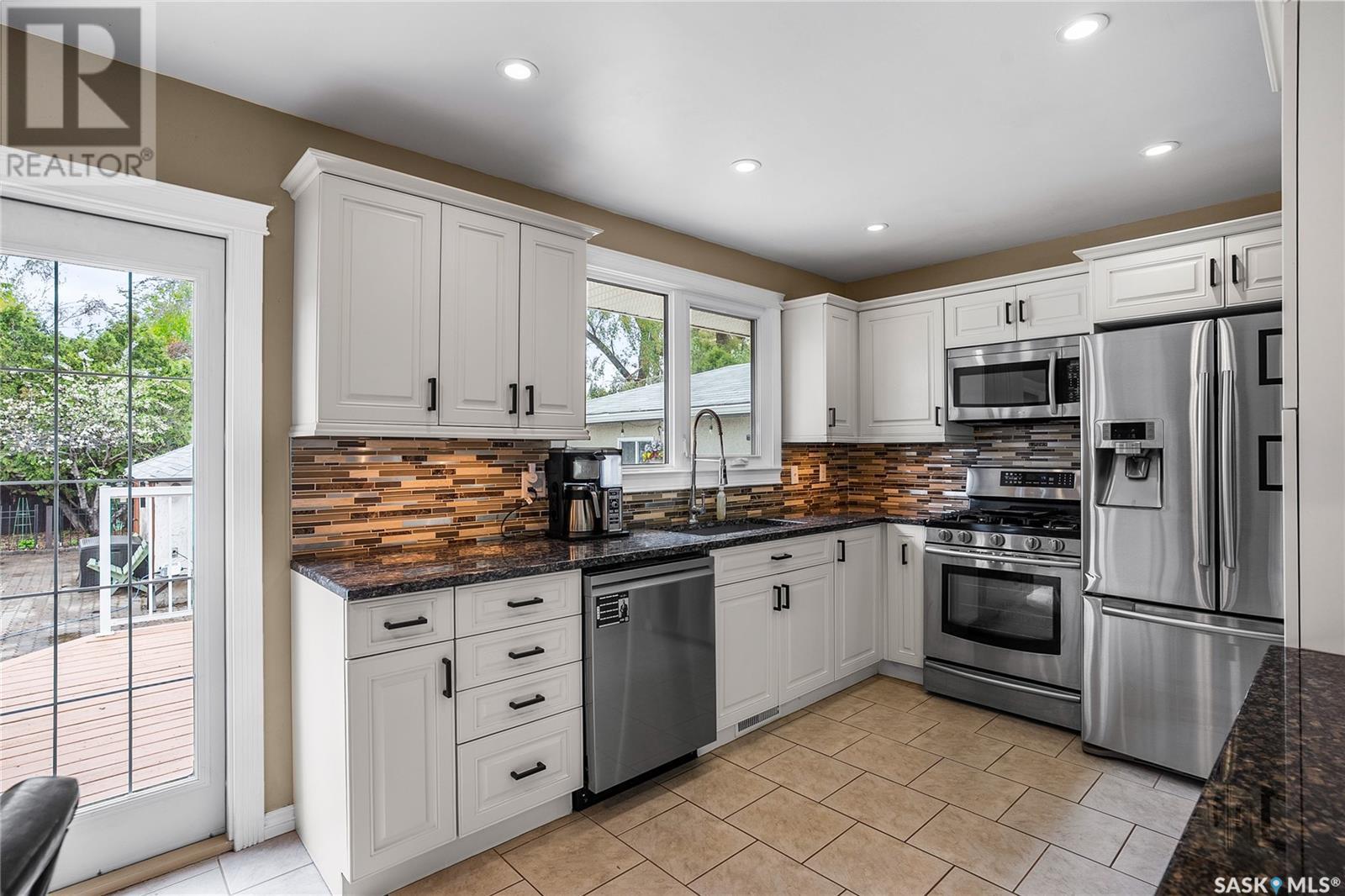 9 Bow COURT|Saskatoon, Saskatchewan S7K1H9