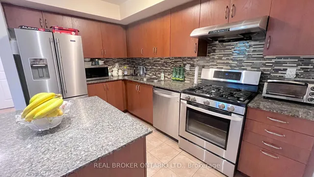 Additional image 8 of 13 EATON PARK Lane Unit 29