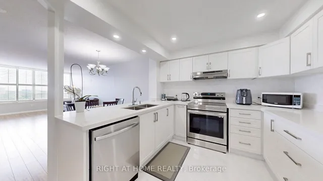 Additional image 15 of 1121 Steeles Ave Unit PH202