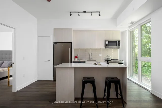 房产图片 10 - 172 Clonmore Dr