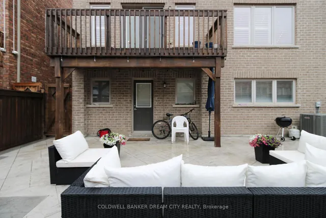 Additional image 44 of 450 Brisdale Dr