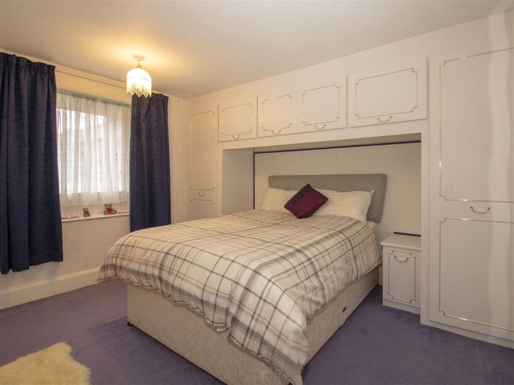 Additional image 16 of DJ's Chippie and 7 Bedroom Flat , Moray