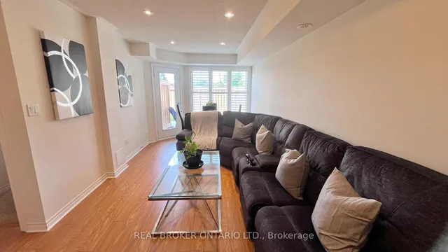 Additional image 11 of 13 EATON PARK Lane Unit 29