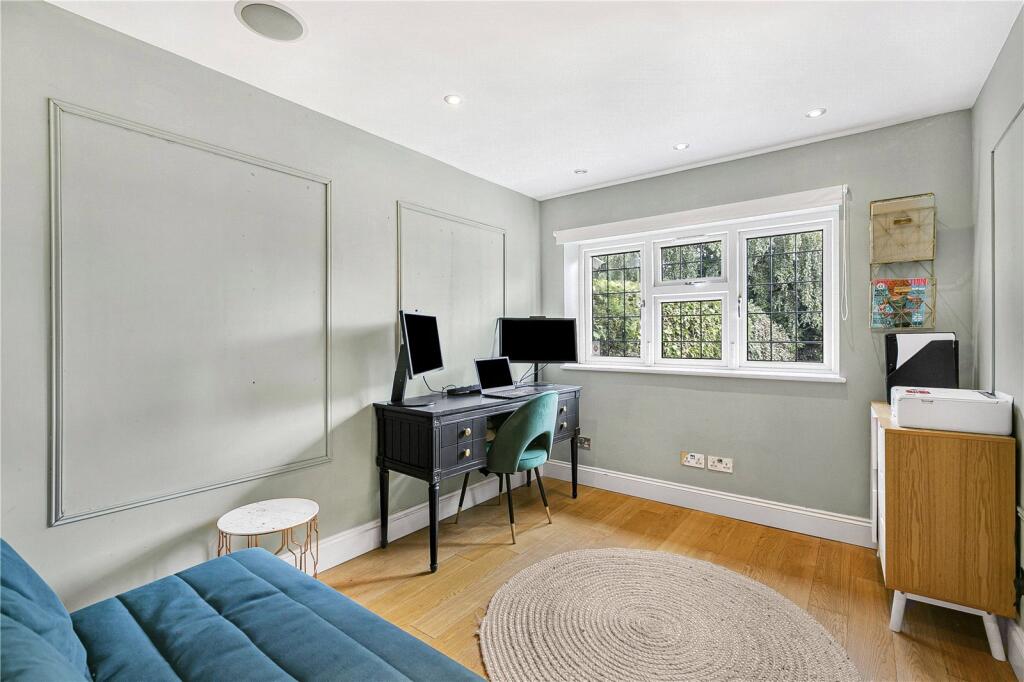 Additional image 7 of Mymms Drive, Brookmans Park, Hertfordshire, AL9