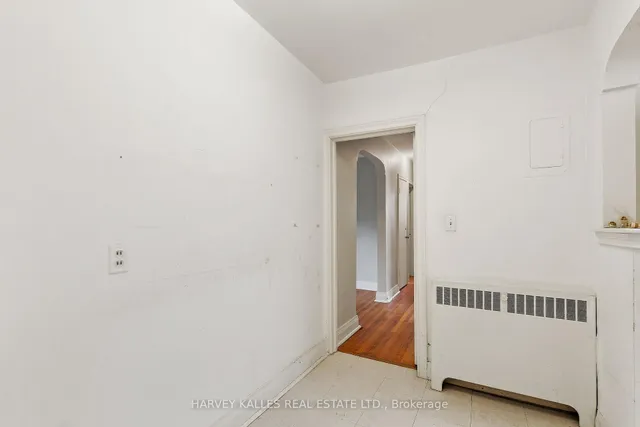 Additional image 18 of 15 Warwick Ave Unit 3