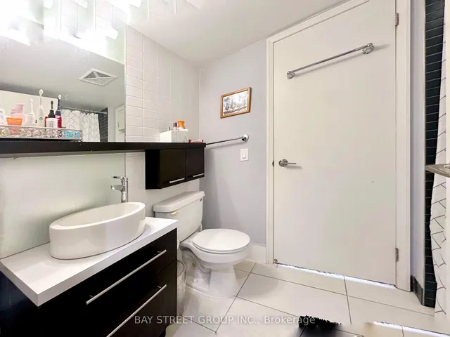 Additional image 18 of 21 Carlton St Unit 1607