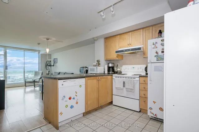 Additional image 12 of 650 Queens Quay Unit 1709