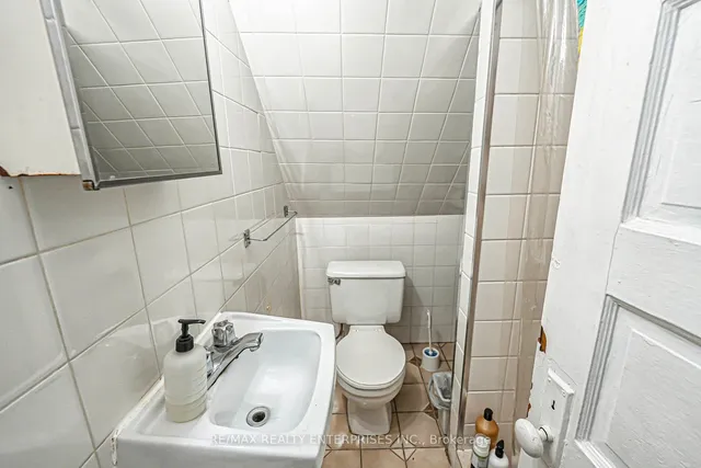 Additional image 23 of 914 Dovercourt Rd