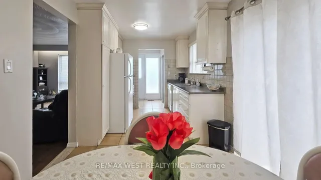 Additional image 14 of 12 Franson Cres