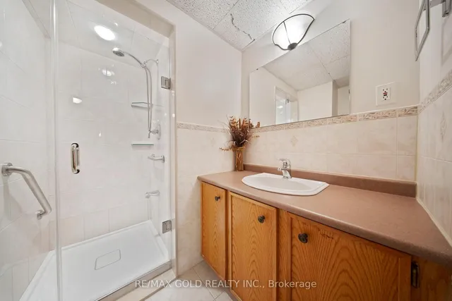 Additional image 37 of 103 Kenpark Ave