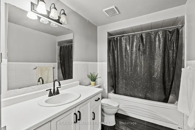 Additional image 18 of 27 Cartier Cres