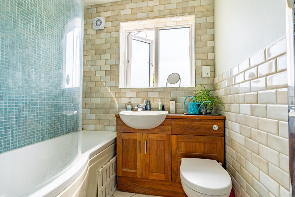 Additional image 12 of Pondfield Crescent, St. Albans, Hertfordshire, AL4