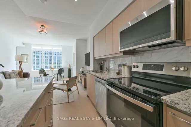 Additional image 10 of 215 Fort York Blvd Unit 702