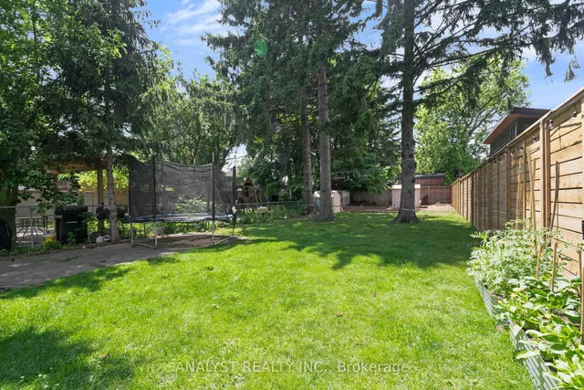 Additional image 38 of 42 Smithfield Dr