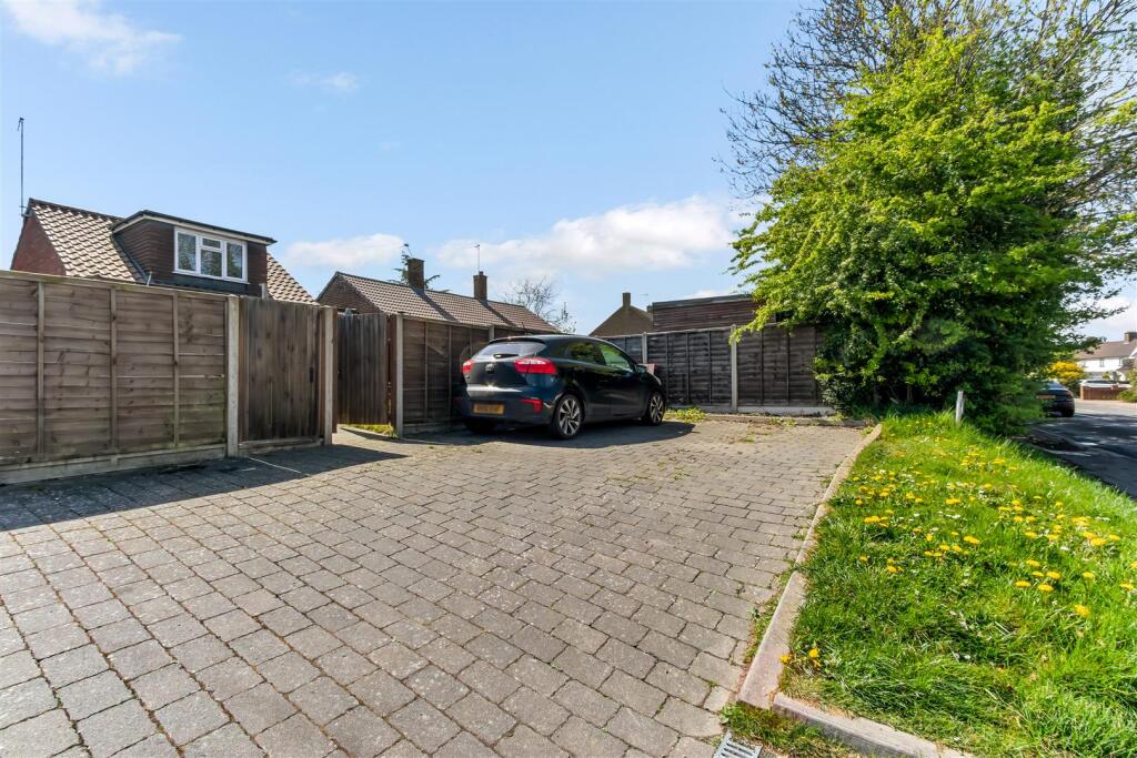 Additional image 17 of Somers Square, Welham Green