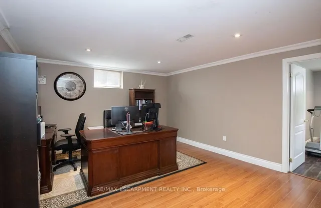Additional image 40 of 10 Shadeland Cres