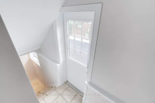 Additional image 32 of 550 Hughson St