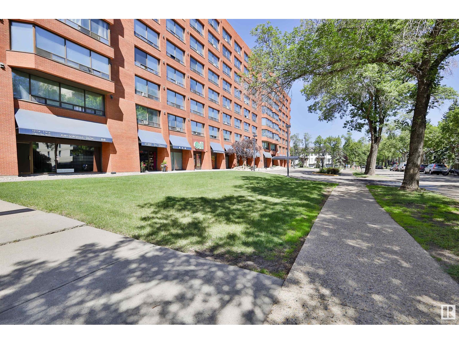 #423 10160 114 ST NW|Edmonton, Alberta T5K2L2