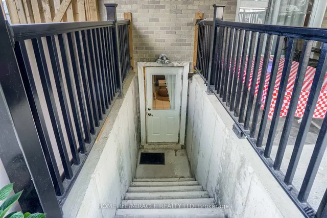 Additional image 26 of 34 Greenbush Cres