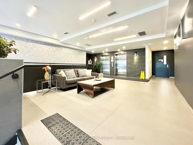 Additional image 24 of 690 KING St Unit 606