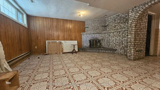 Additional image 19 of 300 Earlscourt Ave