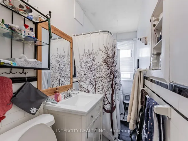 Additional image 33 of 111 Alberta Ave