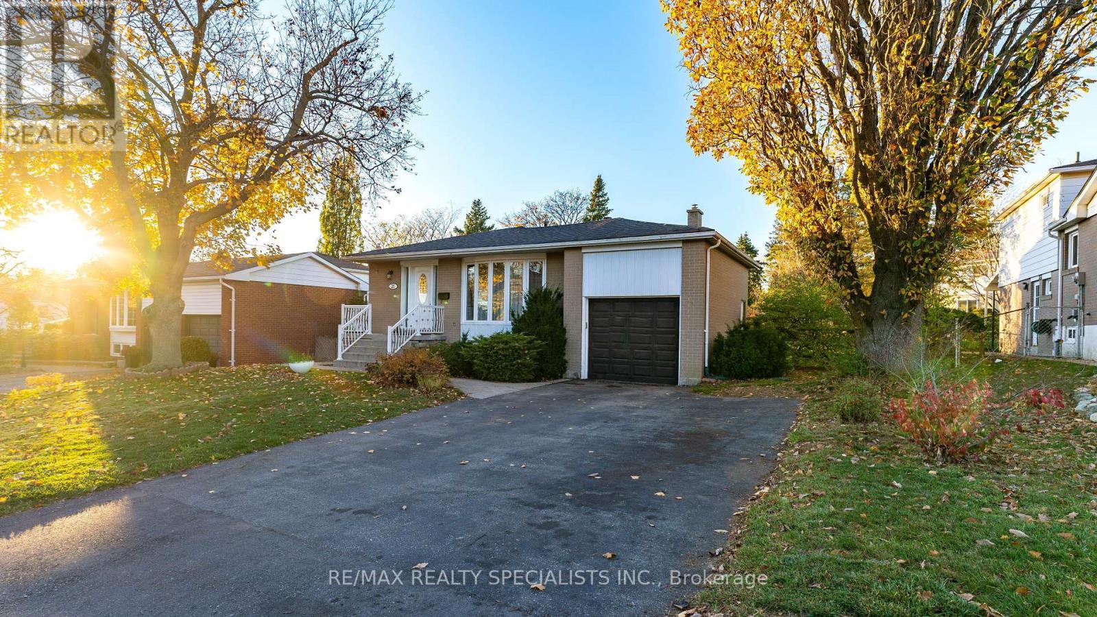 21 PARKEND AVENUE|Brampton (Brampton South), Ontario L6Y1B4