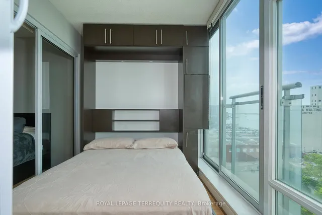 Additional image 20 of 650 Queens Quay Unit 1709