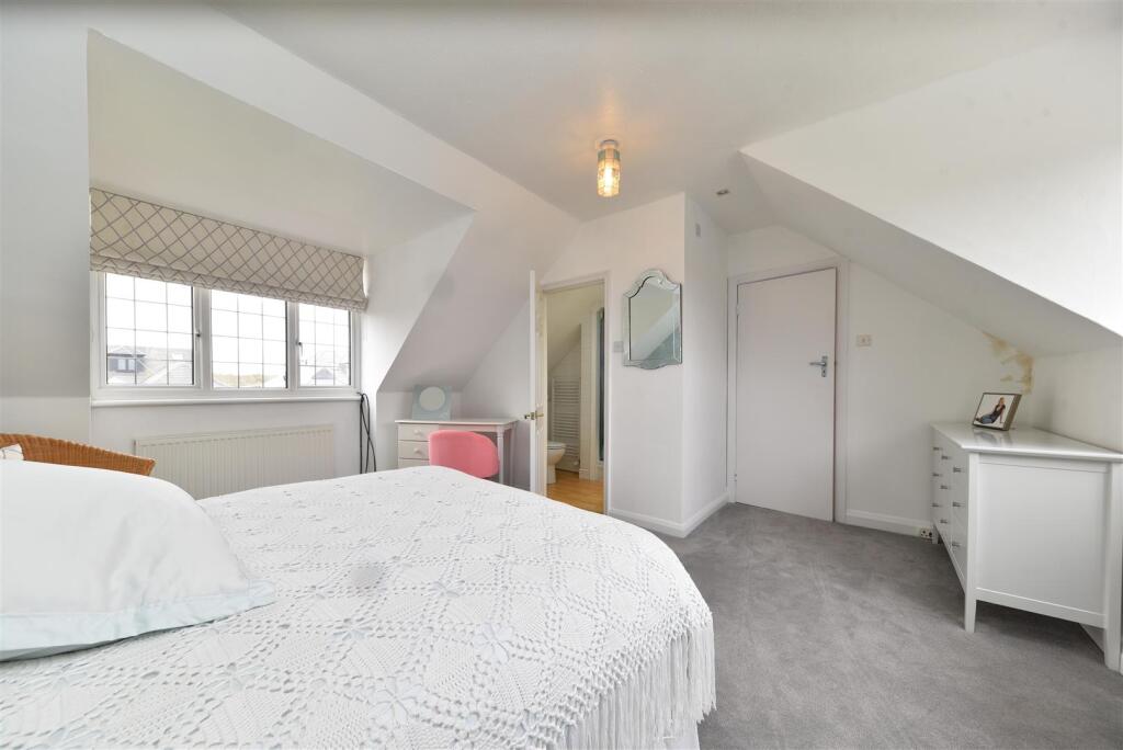 Additional image 16 of Westland Drive, Brookmans Park, Hatfield