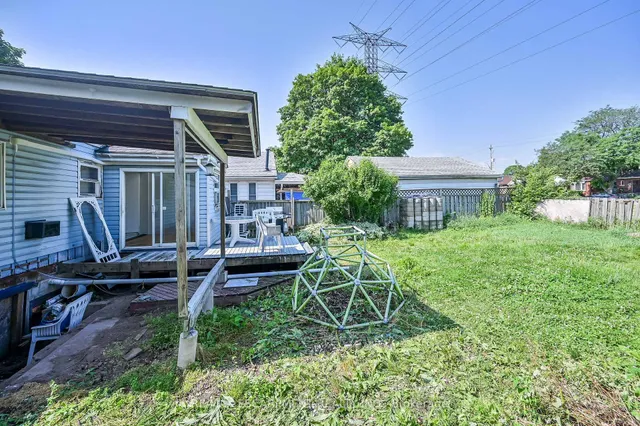 Additional image 24 of 155 Selkirk Ave