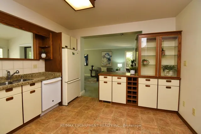 Additional image 11 of 665 Bendamere Ave