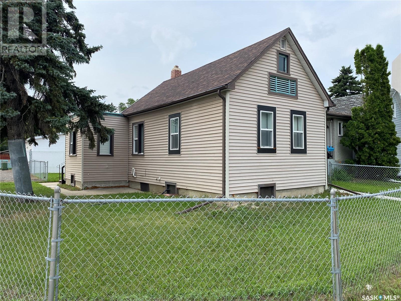 702 12th AVENUE|Regina, Saskatchewan S4N0M8