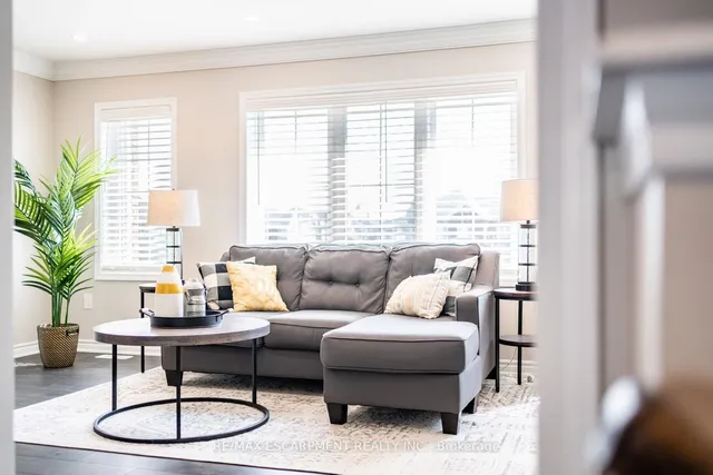 Additional image 12 of 230 Avonsyde Blvd Unit 15