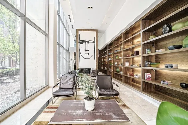 Additional image 3 of 38 Grenville St Unit 1909