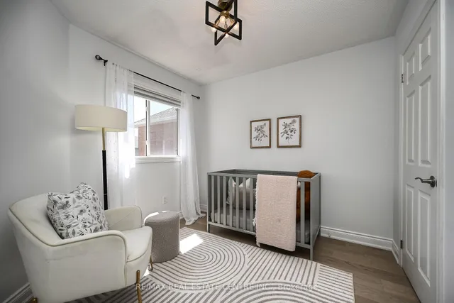 房产图片 33 - 24 Sloan Dr