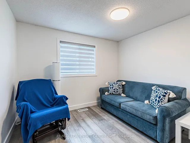 Additional image 30 of 52 Mozart Cres