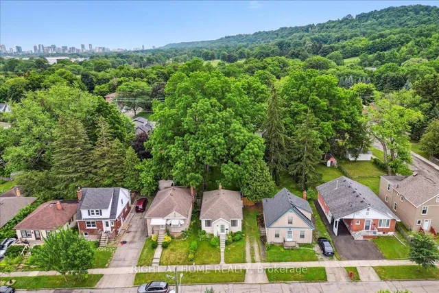 Additional image 5 of 223 BROADWAY Ave