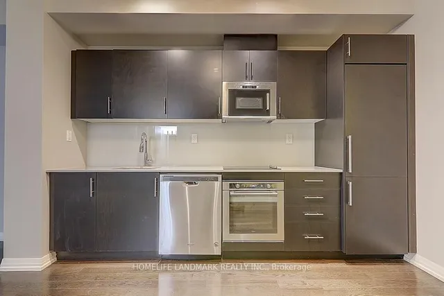 Additional image 4 of 460 Adelaide St Unit 701