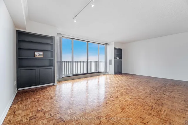 Additional image 20 of 33 Harbour Sq Unit 1421