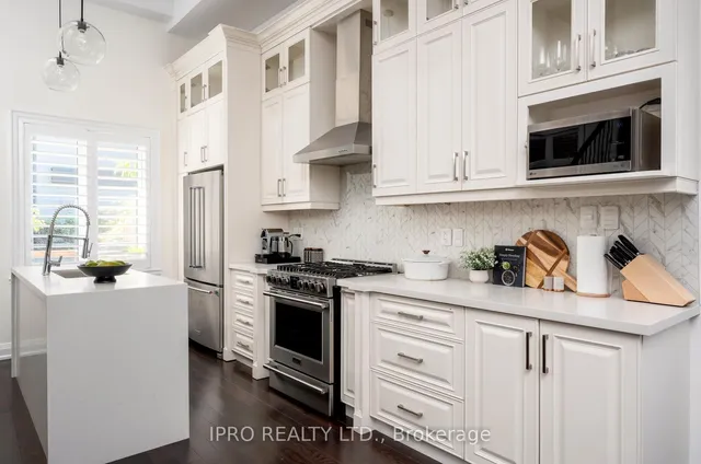 Additional image 8 of 86 Roosevelt Rd