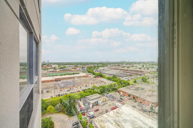 房产图片 35 - 多米兰大道1470号1703单元