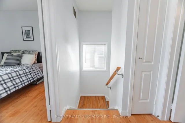 Additional image 20 of 21 Silo Crt