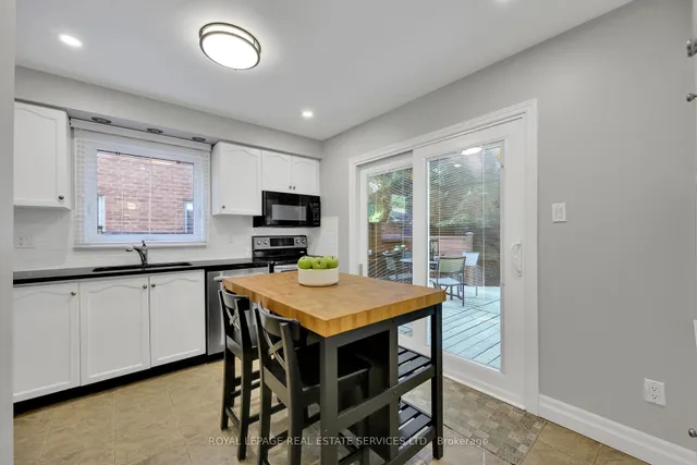 Additional image 12 of 1062 Glenbrook Ave